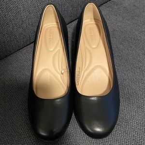 Comfort By Alexes Bendel Black Low Square hill Dress Shoes